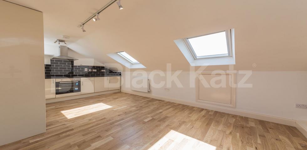 			New Instruction! Private roof terrace!, 2 Bedroom, 1 bath, 1 reception Flat			 Wetherill Road , Muswell Hill